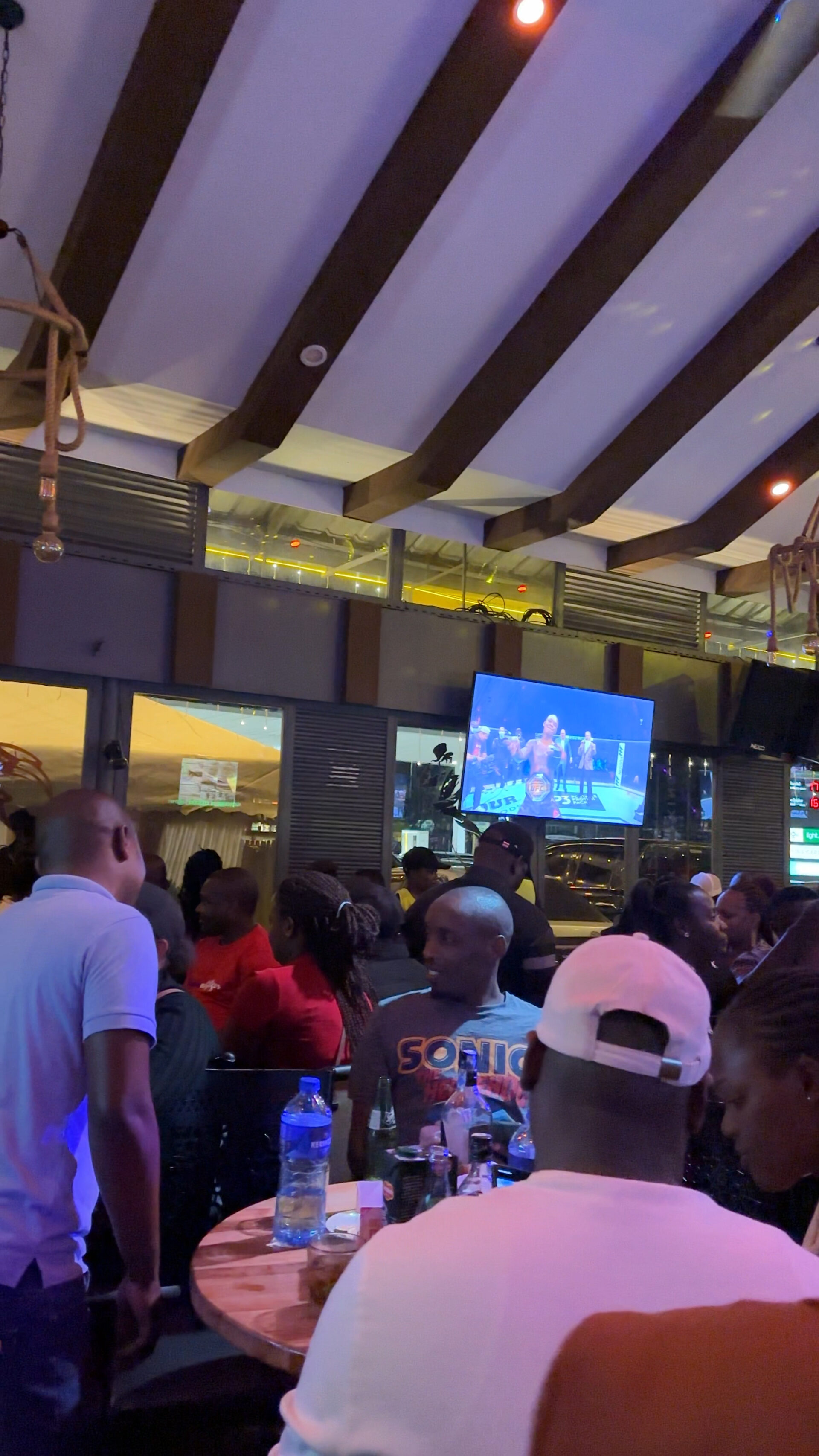 fight-night-crowd-energy