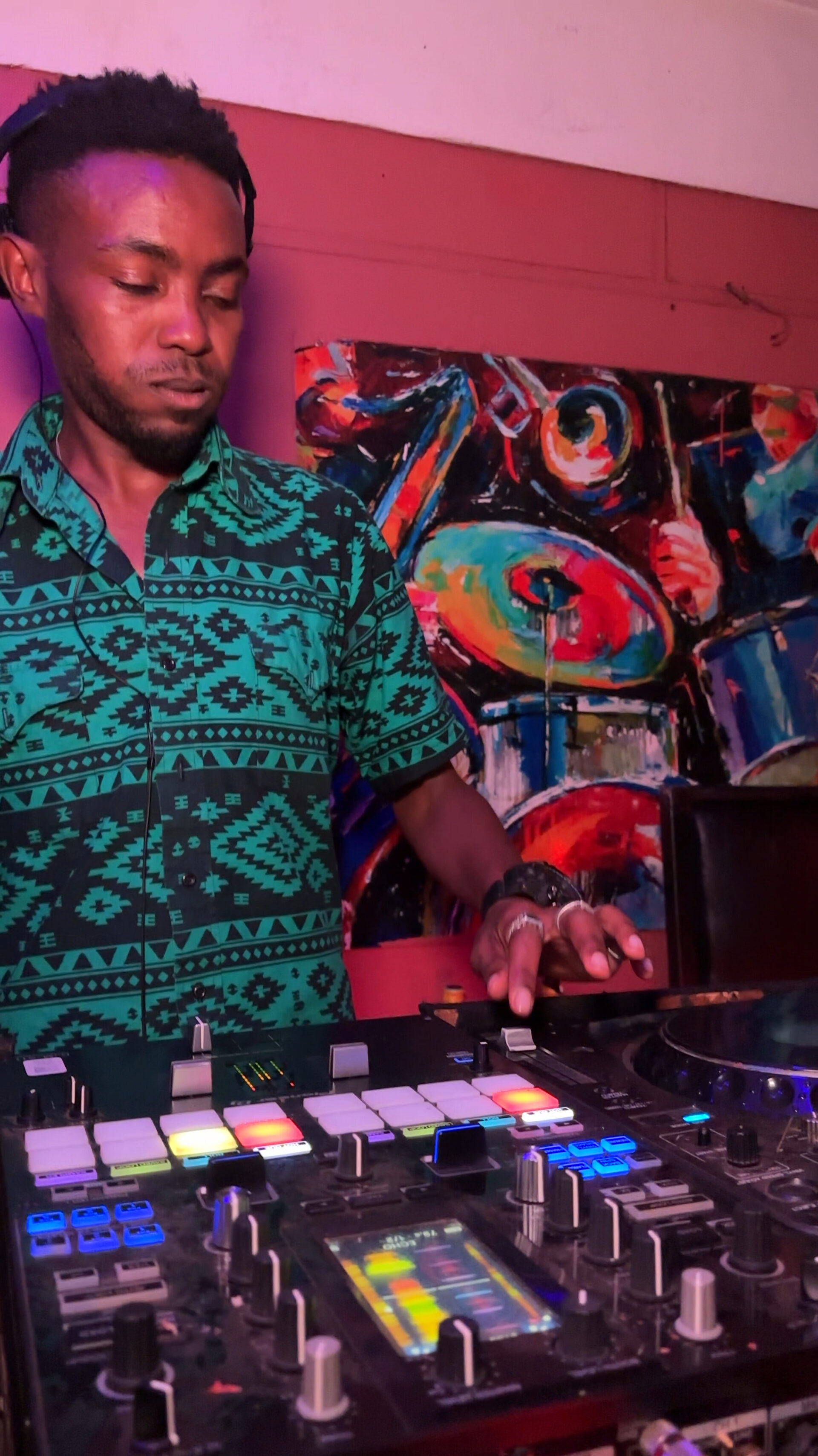 spin-master-at-work-beats-that-move-the-room